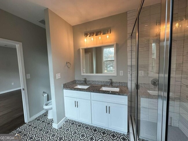 Building Photo - 1536 Montreat Ave SW