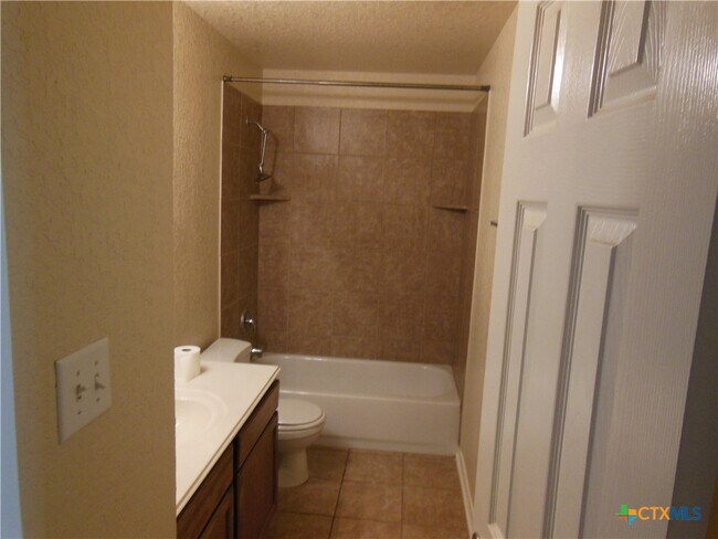Building Photo - 455 Roadrunner Ave