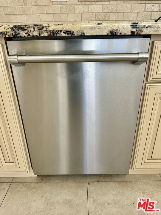 Building Photo - 128 S Swall Dr