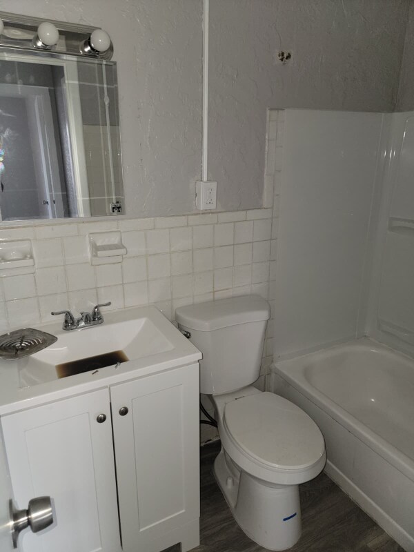 Building Photo - 1815-1819 Garfield Rd