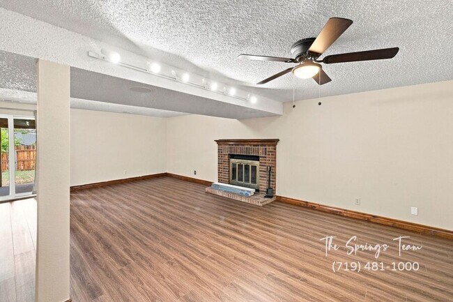 Building Photo - 3060 Maverick Dr