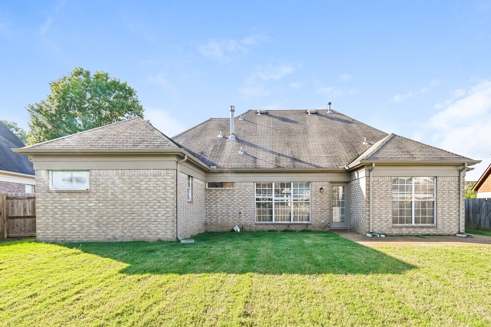 Building Photo - 4924 Wemberley Dr