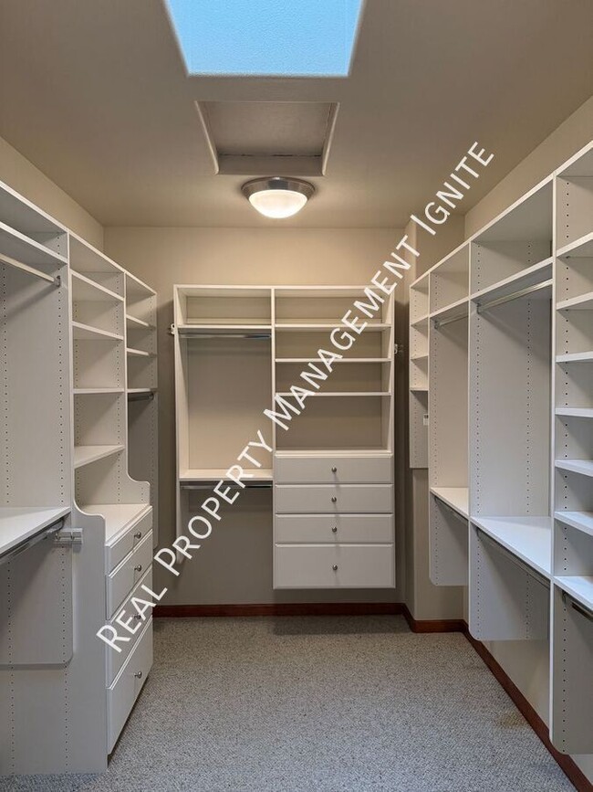 Building Photo - 3337 NW McCready Dr