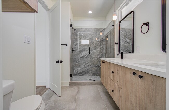 Building Photo - 4605 Edison St