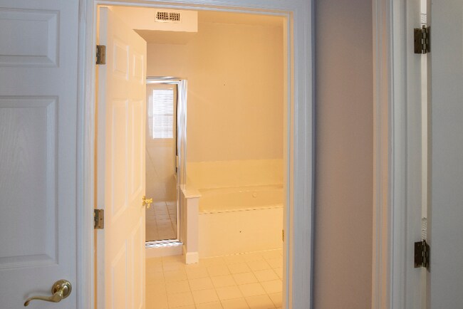 Building Photo - 13115 Mill Crossing Ct