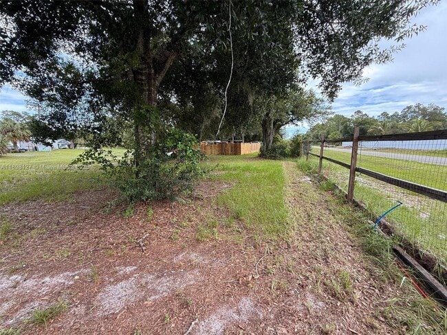 Building Photo - 751 Appaloosa Ave