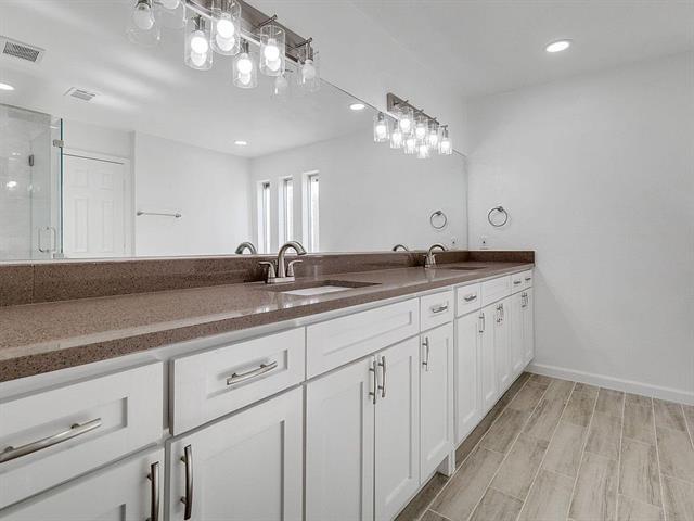 Building Photo - 1710 Hanover Dr