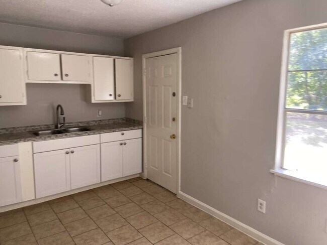 Primary Photo - 5414 Northridge Dr