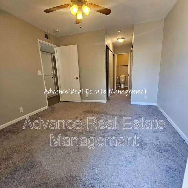 Building Photo - 1017 Bienville St