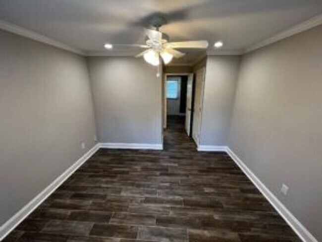 Building Photo - 1343 Hermitage Ave