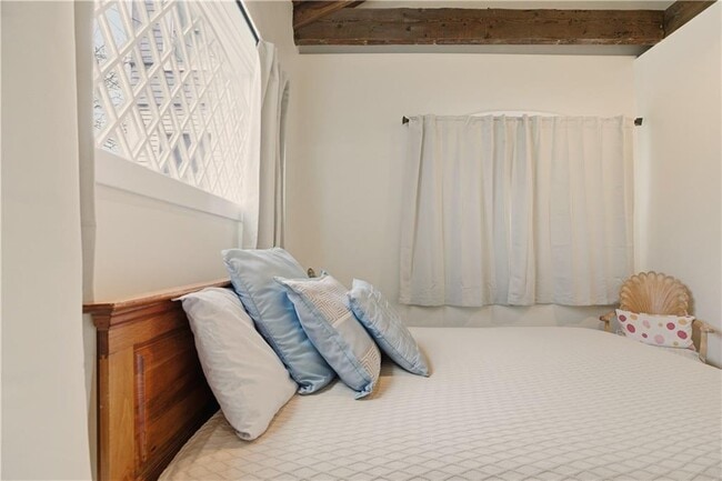 Building Photo - 98 Kay St