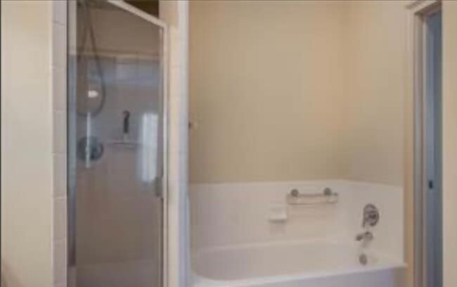 Building Photo - Furnished 3 bed, 3 bath Houndstooth Condo available Fall 26