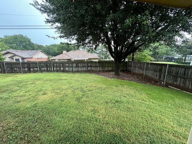 Building Photo - Updated Midway Corner Lot