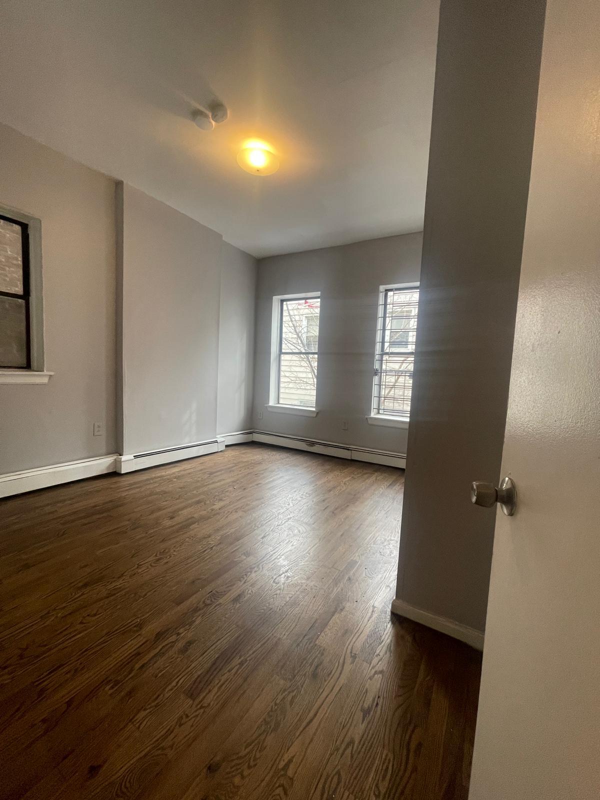 240 Bergen Ave 2L - 232 Bergen Ave