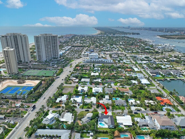 Building Photo - 1248 N Harbor Dr