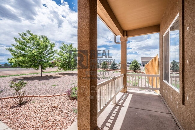Building Photo - 947 E Kirkwood Dr