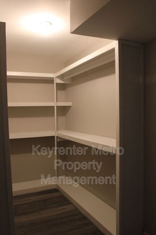 Building Photo - 1614 Albert Dr