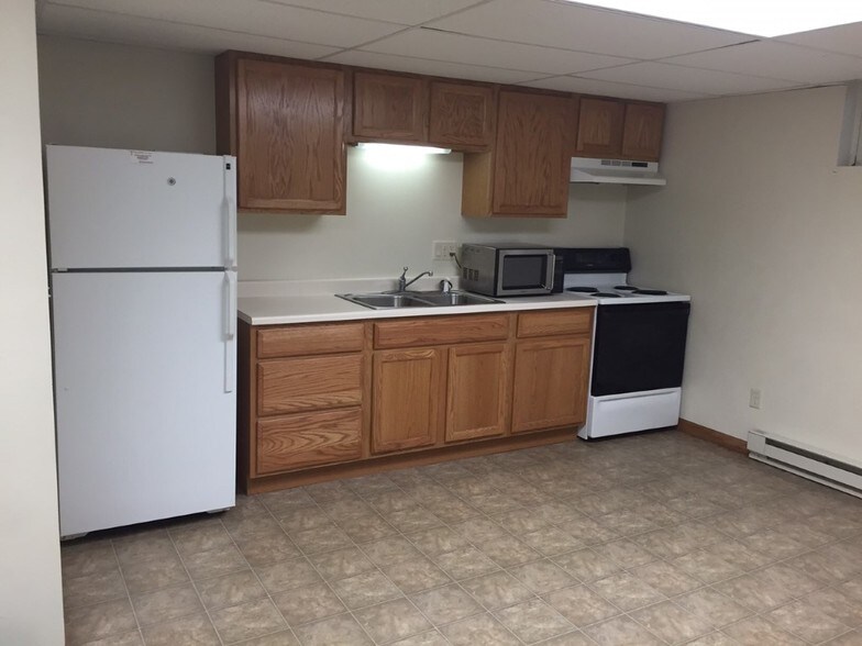 Building Photo - 109 E 2nd St