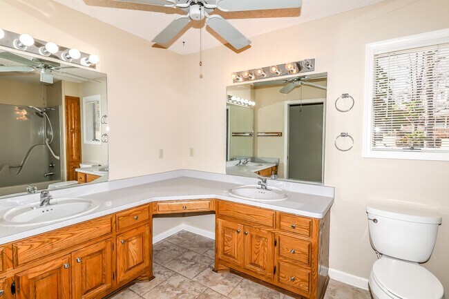 Building Photo - 2 Galeon Ln