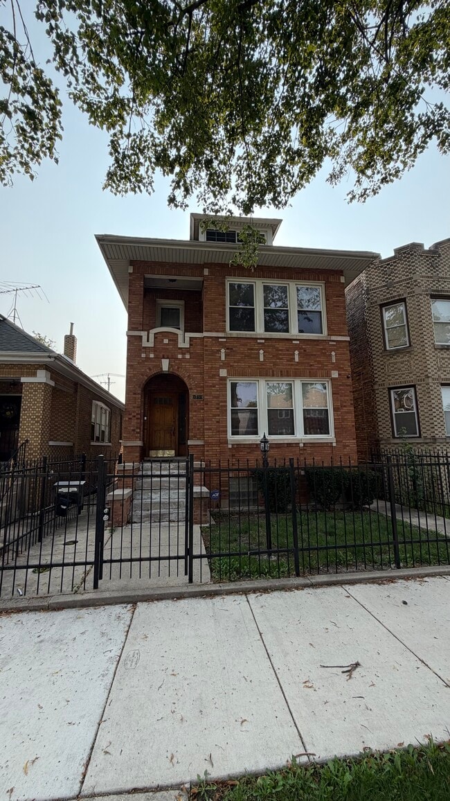 Building Photo - 6753 S Artesian Ave
