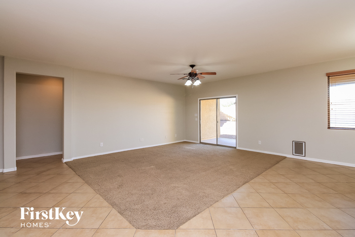 Building Photo - 32874 N Pebble Creek Dr
