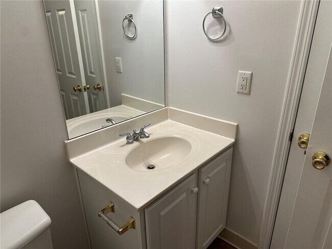 Building Photo - 1296 Dunwoody Cove