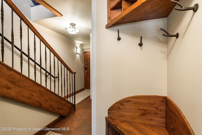 Building Photo - 400 Wood Rd