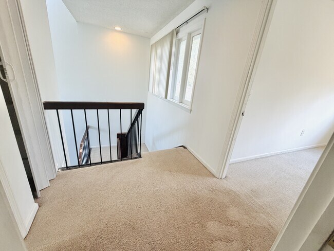 Building Photo - 2058 Watermark Pl