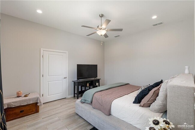 Building Photo - 5616 Escondido Pass