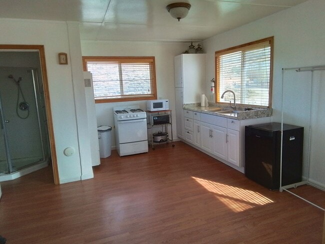 Building Photo - Studio for single person-All Utilities Included!