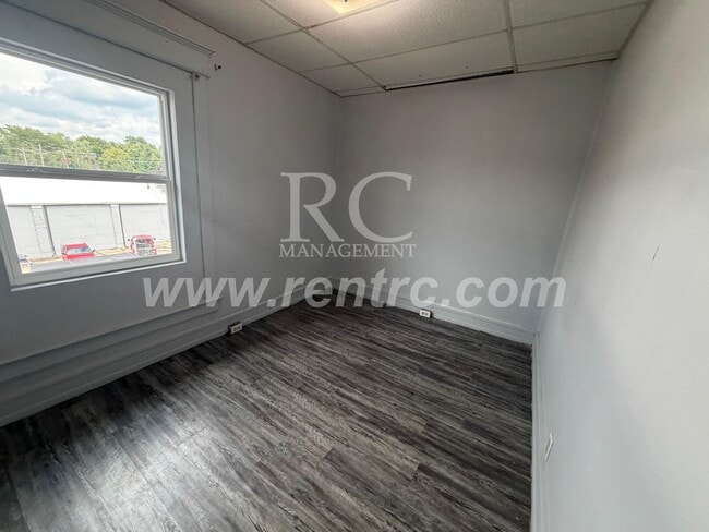 Building Photo - 425-3A Vermilion-N