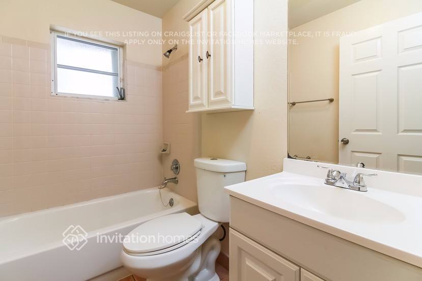 Building Photo - 5447 Twin Oakes Rd