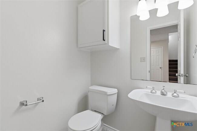 Building Photo - 115 Crest Dr