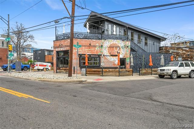 Building Photo - 2240 Clay St