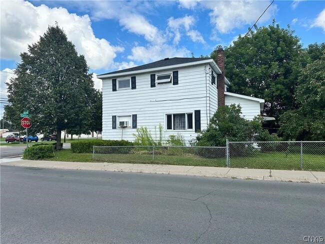 Building Photo - 637 Coffeen St