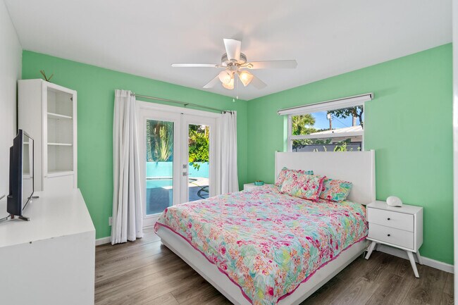 Building Photo - 113 Park Ln E