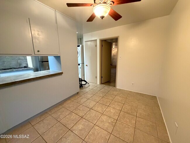 Building Photo - 3207 E Fairmount St