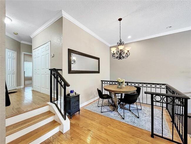 Building Photo - 704 Seagate Dr