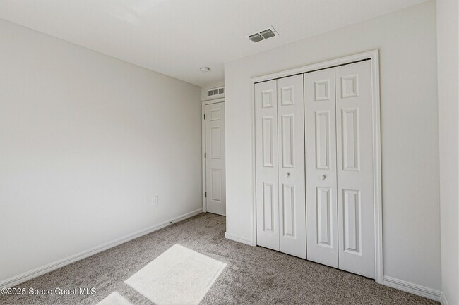 Building Photo - 511 Trumpet St SW