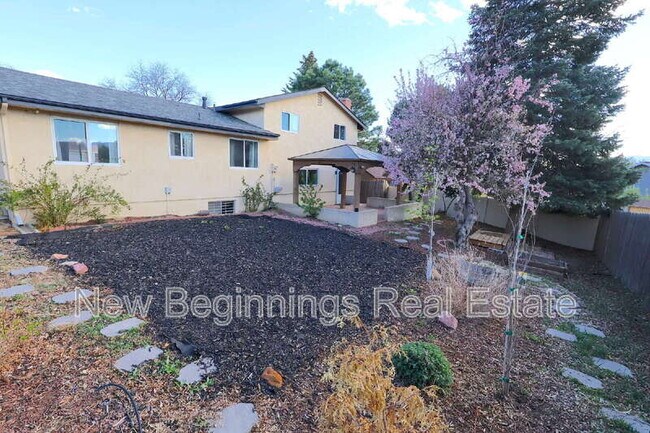 Building Photo - 5330 Silver Spur Ave