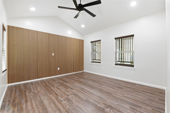 Building Photo - 9403 Spaulding St
