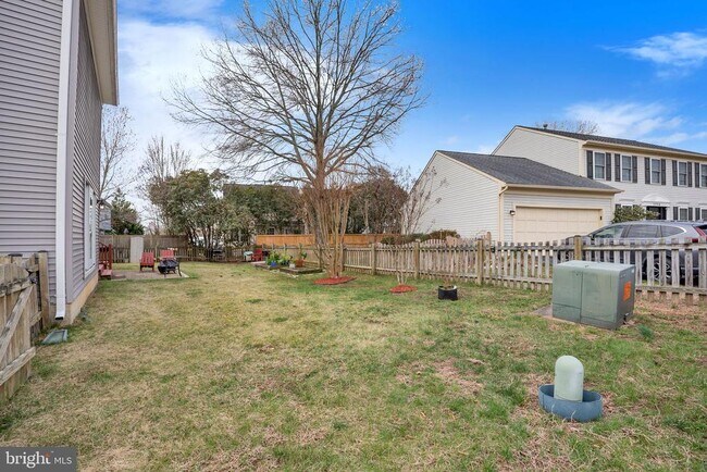 Building Photo - 15728 Beau Ridge Dr