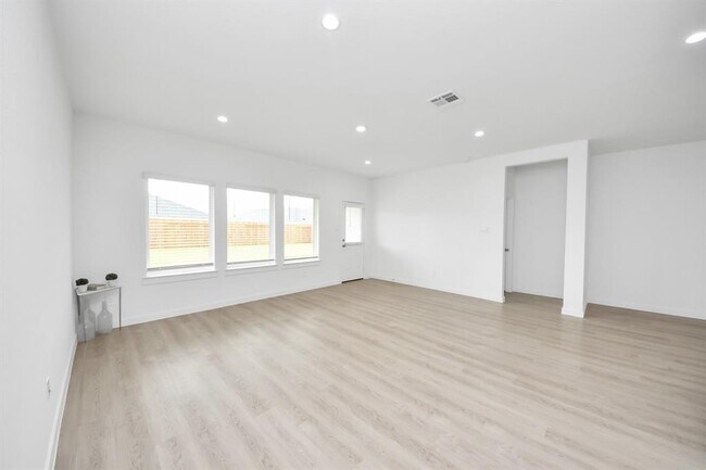 Building Photo - 1319 Star Grass Ln