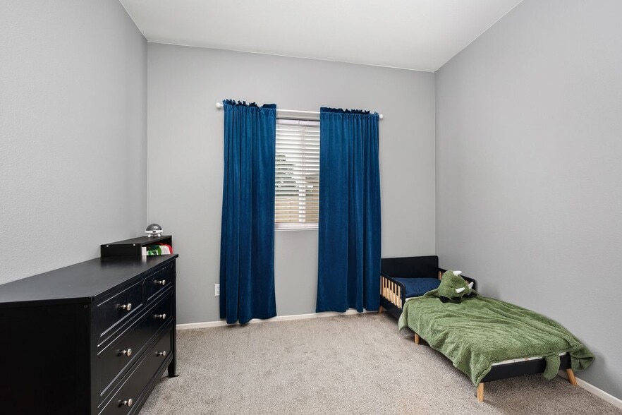 Building Photo - 475 Camellia Way