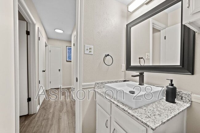 Building Photo - 1301 US-287
