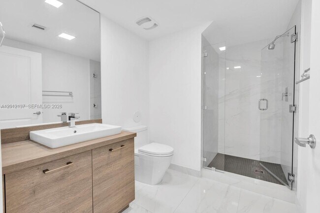 Building Photo - 400 Sunny Isles Blvd