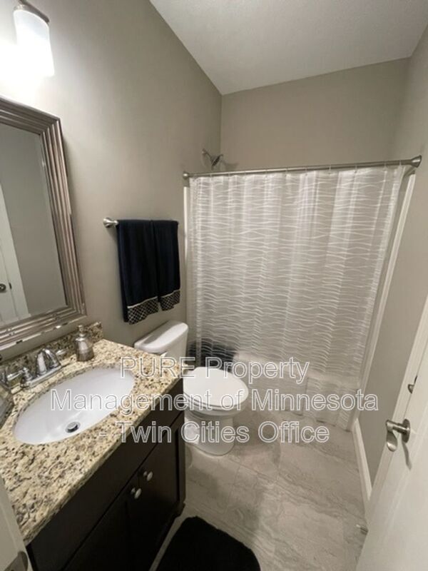 Building Photo - 631 Liberty Wy