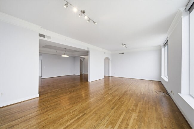 Building Photo - 3333 Allen Pkwy