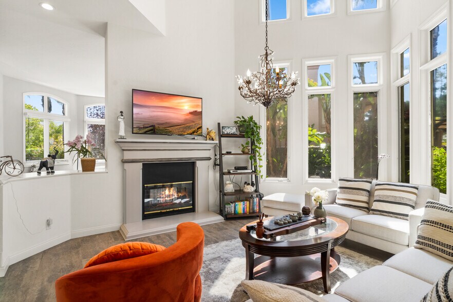 Building Photo - 15983 S Woodson Dr