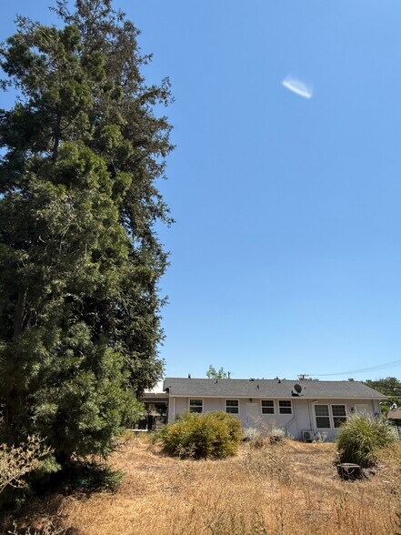 Building Photo - 4003 Garey Ave